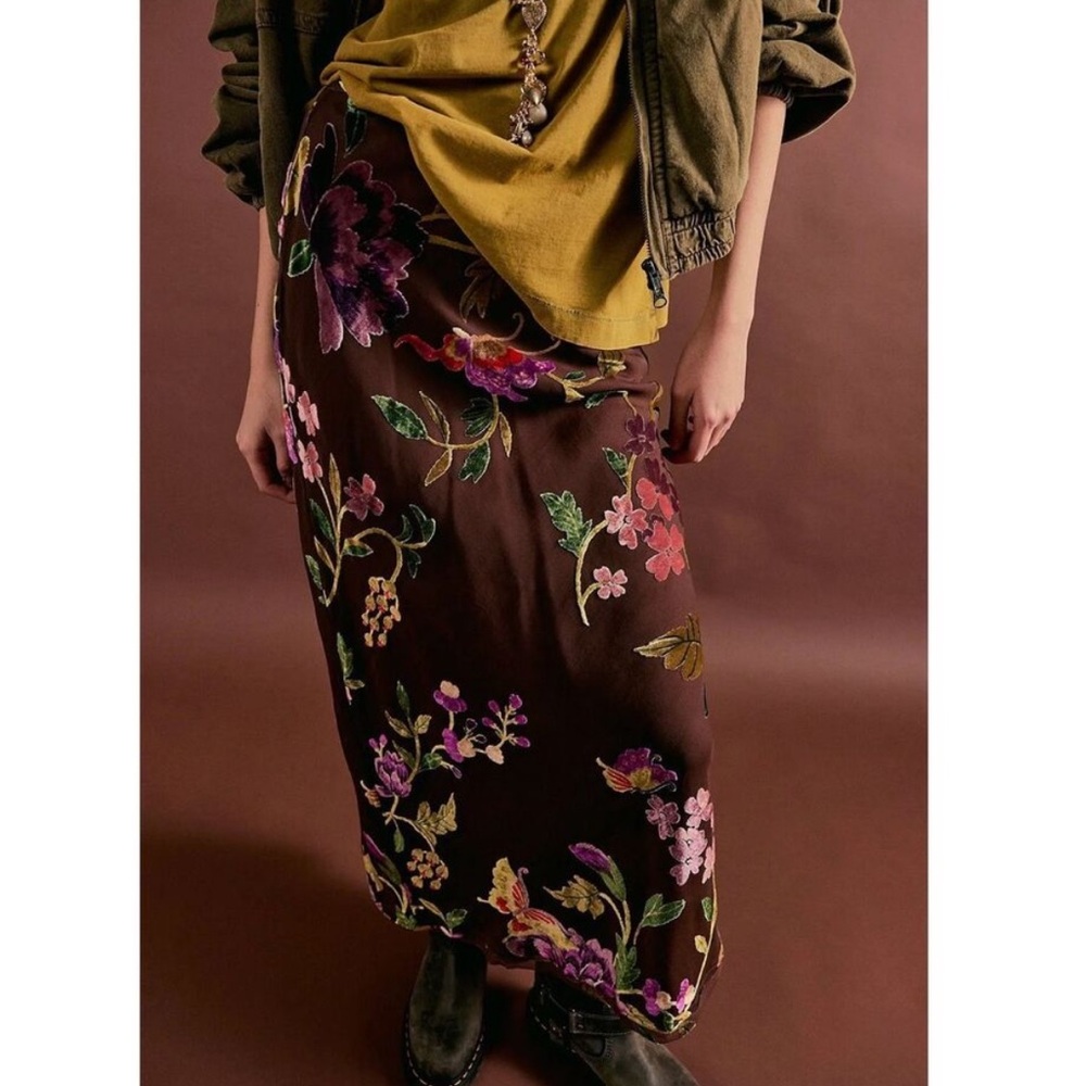 Free People Secret Garden Velvet Burnout Midi Skirt Brown Floral NWT $198 - Picture 2 of 16